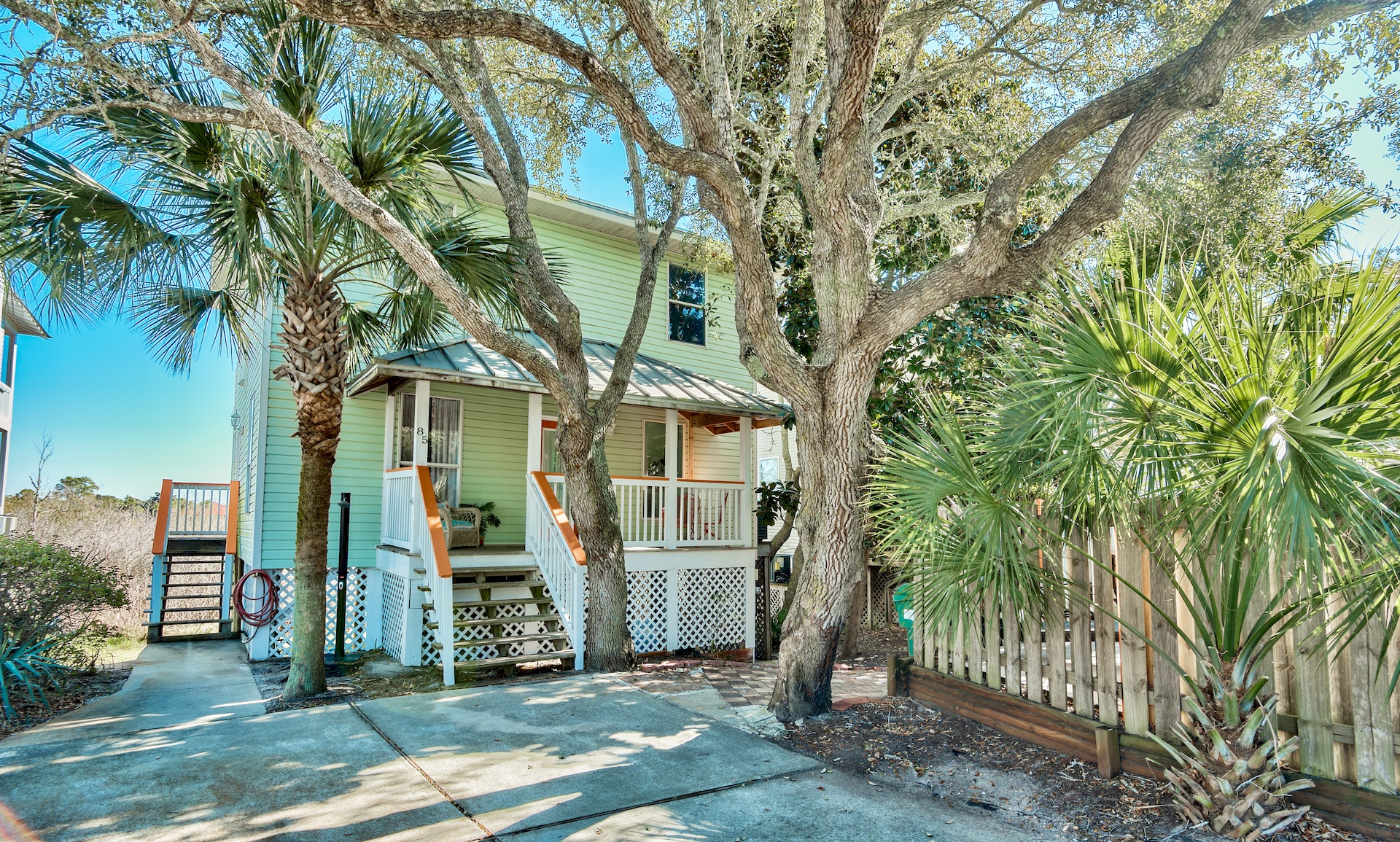 DO-front-close-destin-beach-house-rentals