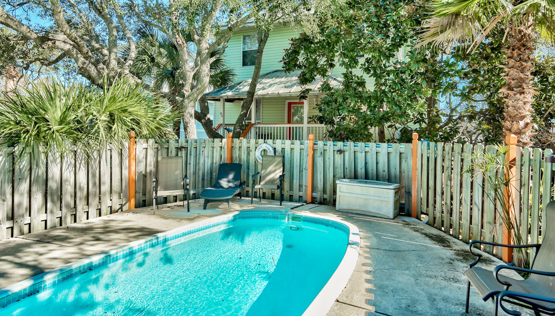 DO-pool-destin-vacation-rentals